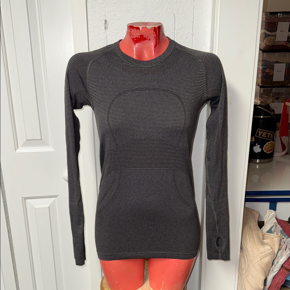 Lululemon long sleeve shirt top yoga